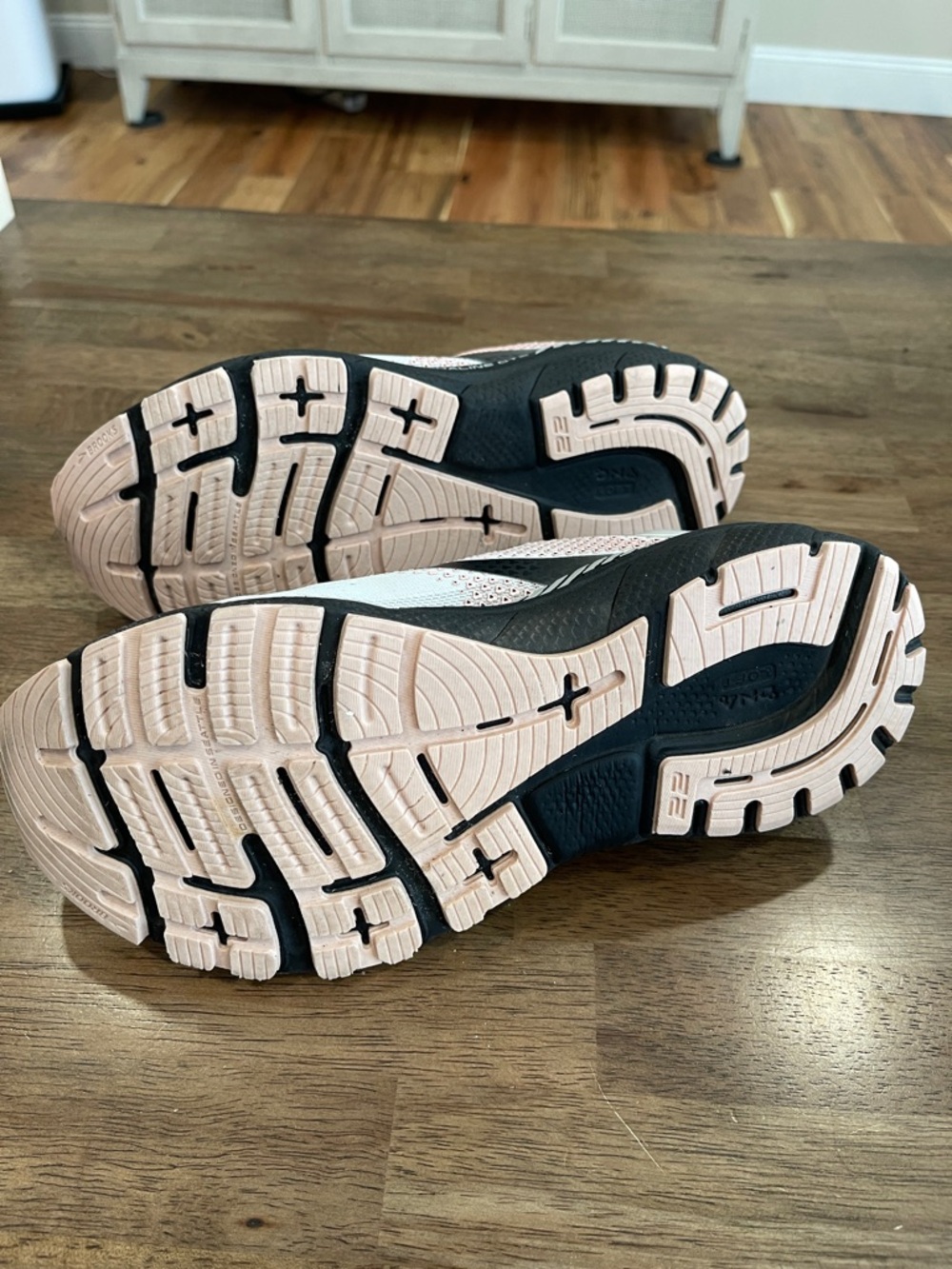 Brooks White Running Shoes with Black and Pink Accents - Picture 6 of 6